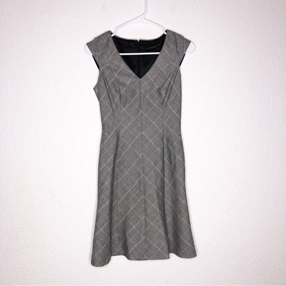 WHBM black white houndstooth micro plaid v neck cap sleeve dress size 0 Petite